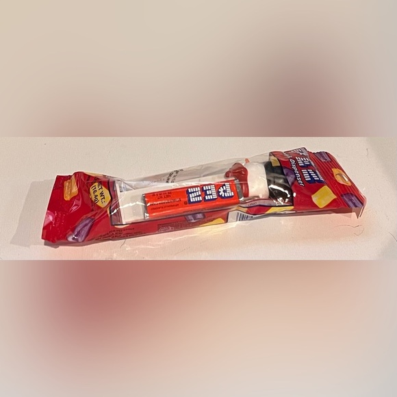 PEZ Snowman Candy Dispenser Christmas Strawberry and Orange Flavor Never Opened - Picture 3 of 4